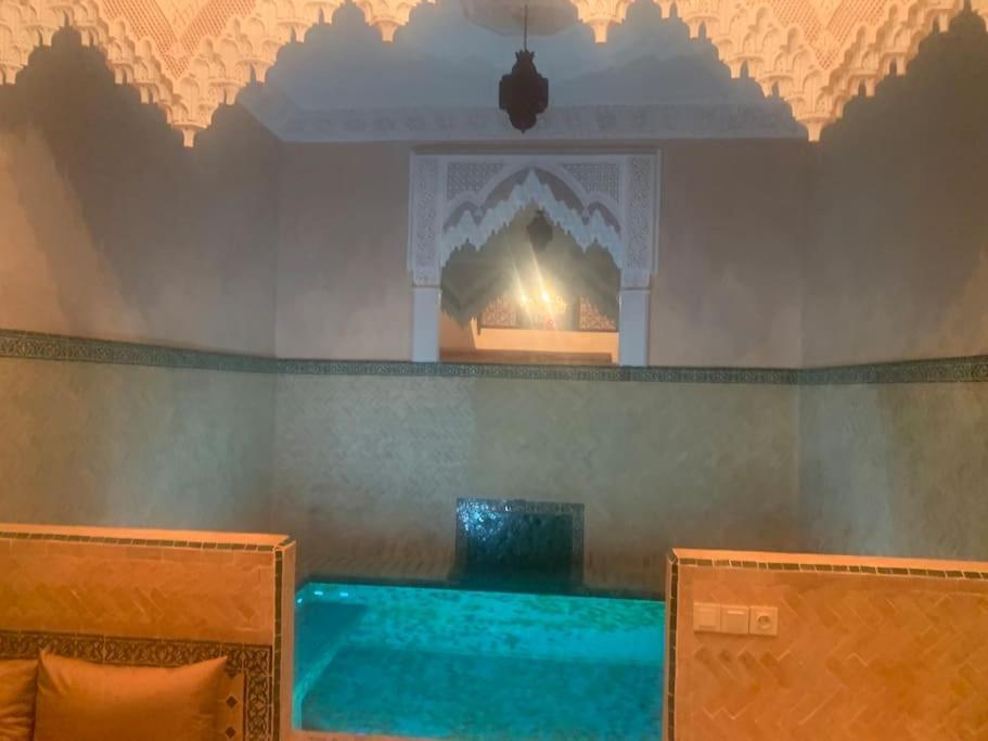 Super Riad Avec Piscine Interieure 马拉喀什 外观 照片